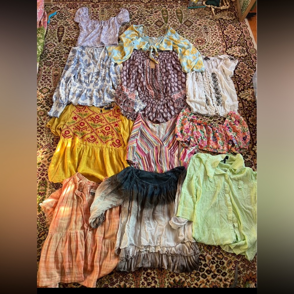 11 Piece Medium Womens Tops Bundle